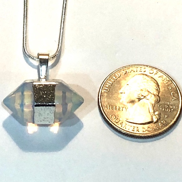 Sophisticated Opalite Pendant Necklace - Picture 3 of 3